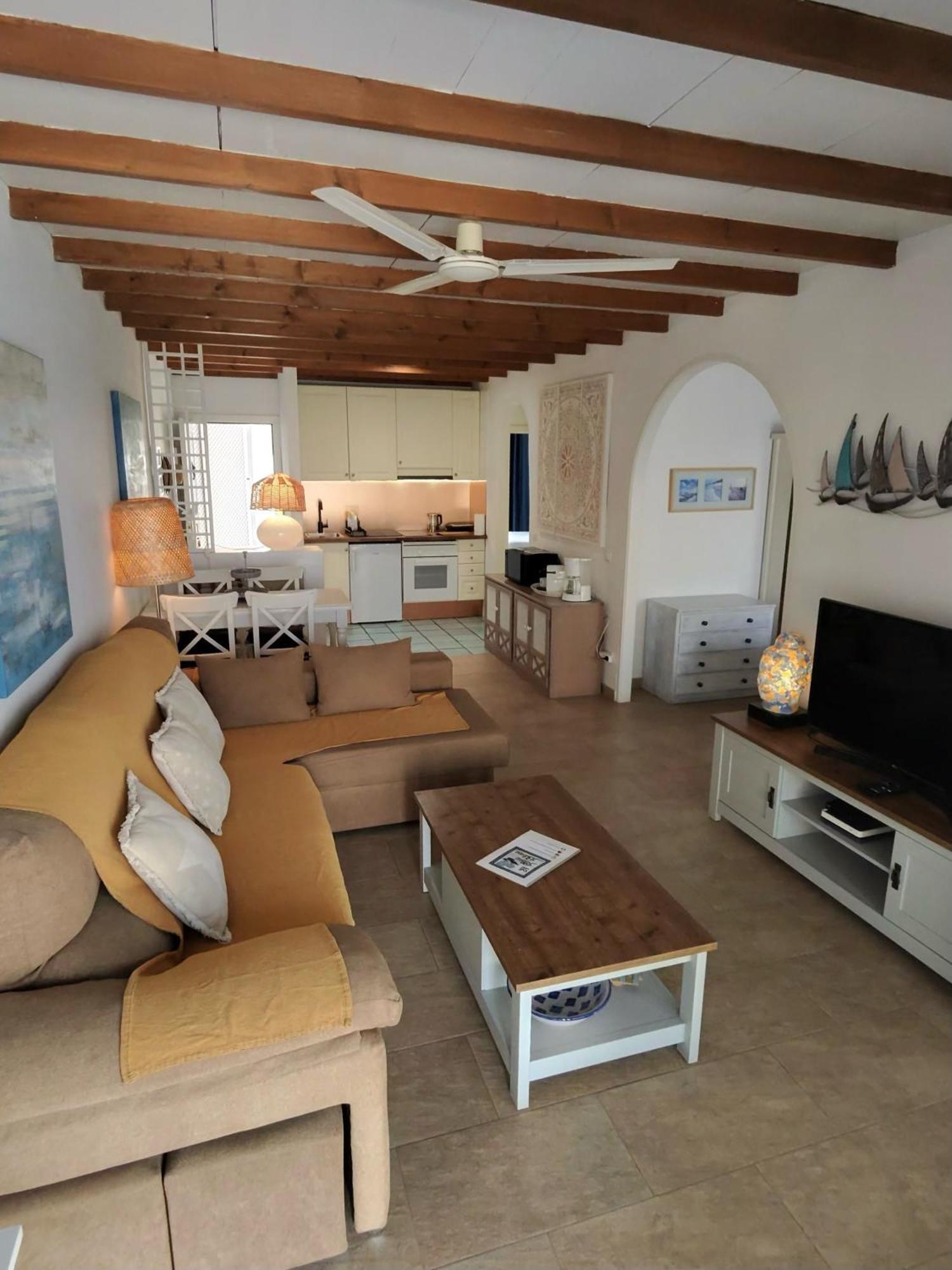 La Paloma Blanca - The White Dove Apartment Playa Blanca (Lanzarote)